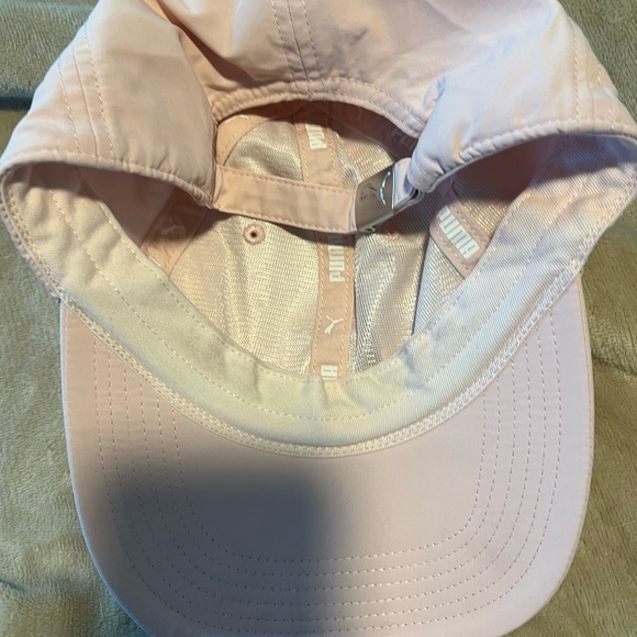 Pink puma hat - Picture 3 of 3